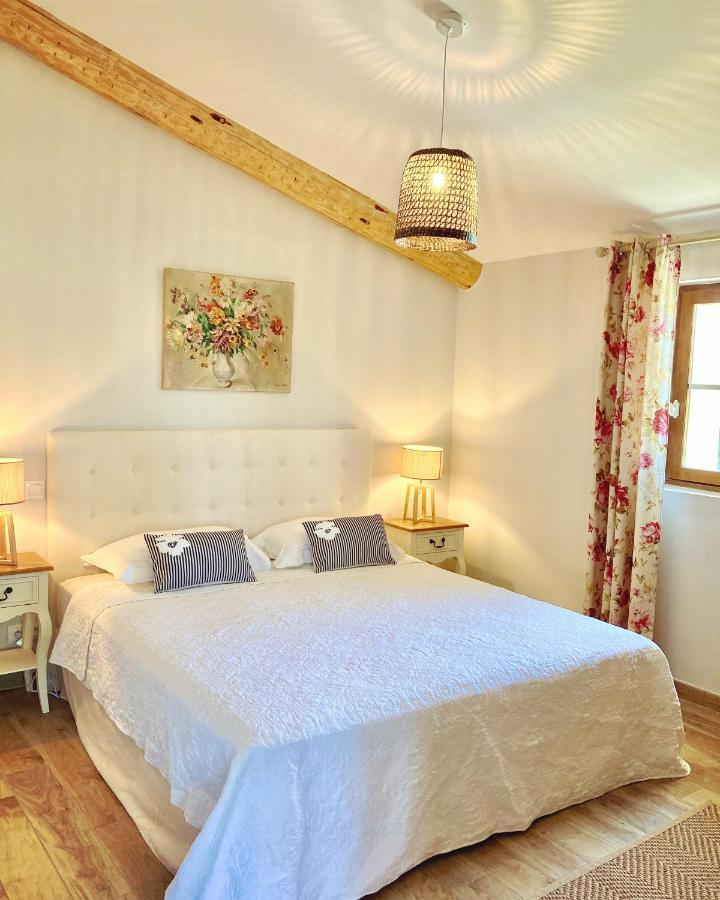 Domaine De La Brave Bed & Breakfast แปร์นส์-เลส์-ฟงแตนส์ ภายนอก รูปภาพ