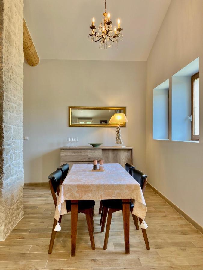 Domaine De La Brave Bed & Breakfast แปร์นส์-เลส์-ฟงแตนส์ ภายนอก รูปภาพ