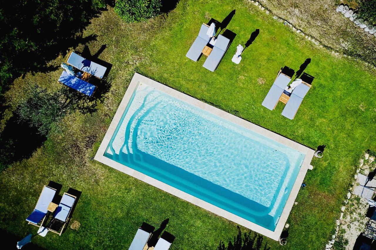 Domaine De La Brave Bed & Breakfast แปร์นส์-เลส์-ฟงแตนส์ ภายนอก รูปภาพ