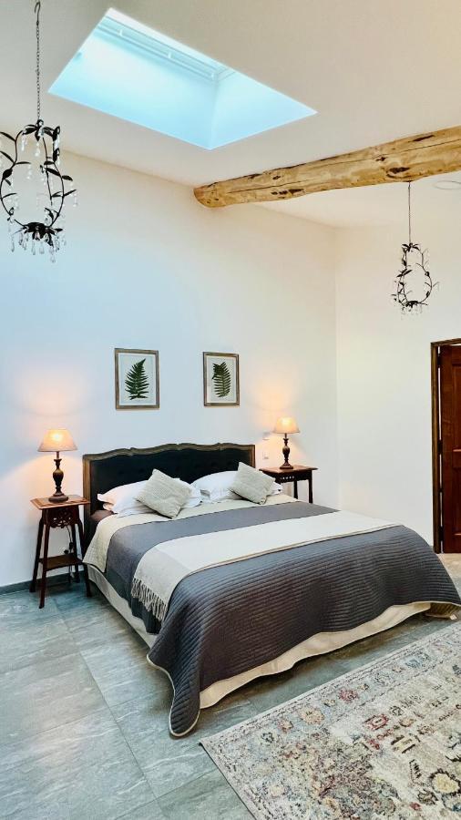 Domaine De La Brave Bed & Breakfast แปร์นส์-เลส์-ฟงแตนส์ ภายนอก รูปภาพ