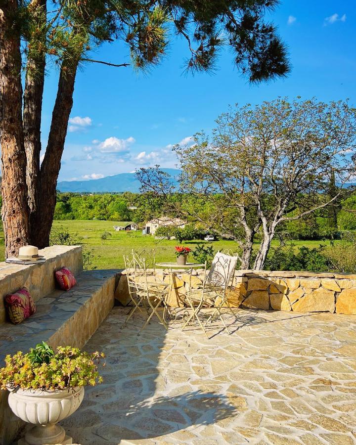 Domaine De La Brave Bed & Breakfast แปร์นส์-เลส์-ฟงแตนส์ ภายนอก รูปภาพ