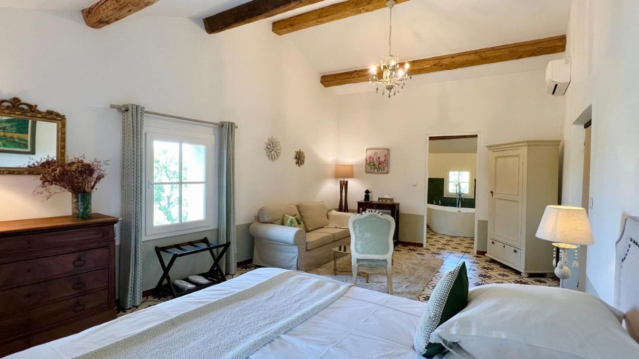 Domaine De La Brave Bed & Breakfast แปร์นส์-เลส์-ฟงแตนส์ ภายนอก รูปภาพ