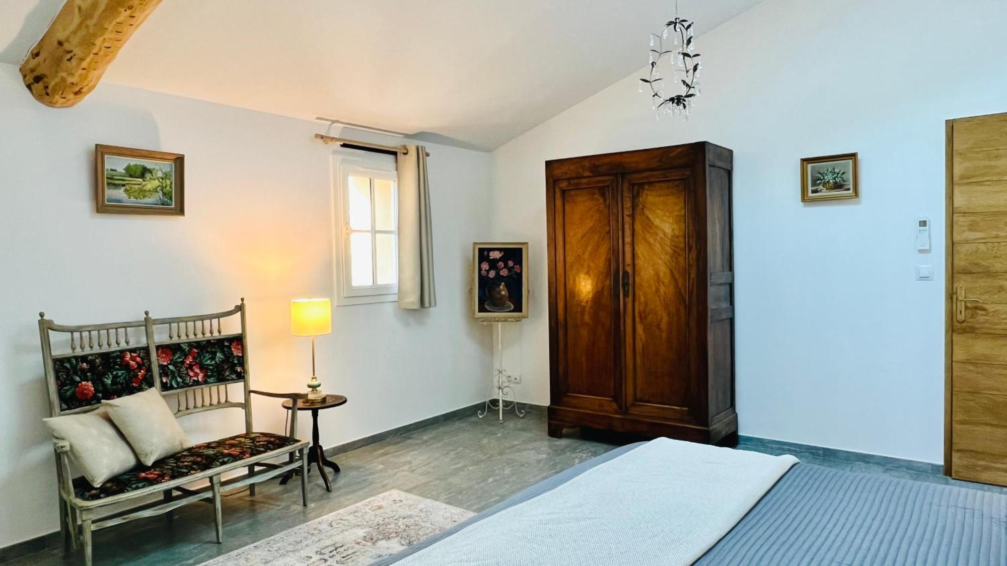 Domaine De La Brave Bed & Breakfast แปร์นส์-เลส์-ฟงแตนส์ ห้อง รูปภาพ