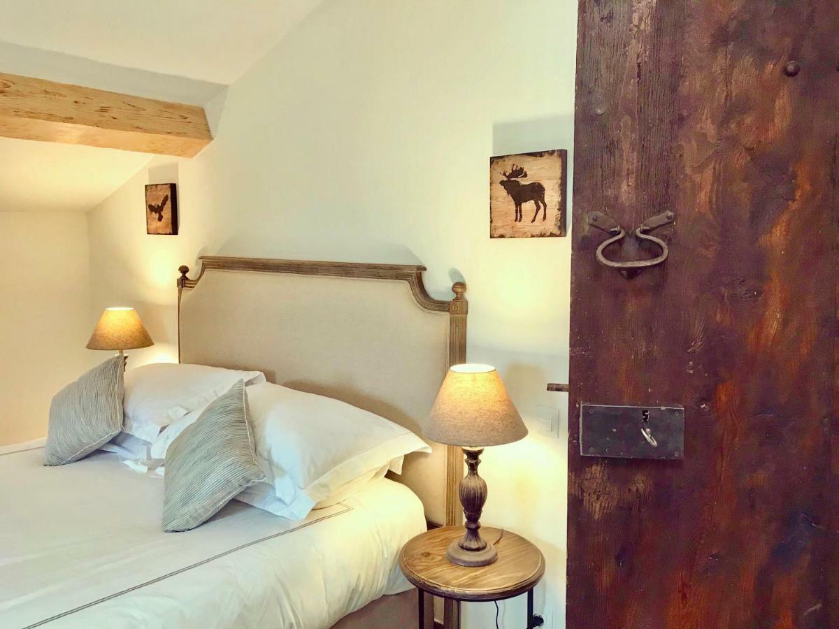 Domaine De La Brave Bed & Breakfast แปร์นส์-เลส์-ฟงแตนส์ ภายนอก รูปภาพ